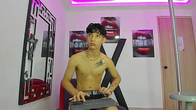 IMPERIAL GUYS01 online show from September 28, 2025, 1:34 am