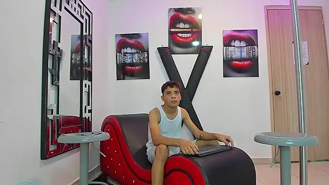 IMPERIAL GUYS01 online show from September 19, 2025, 1:31 am
