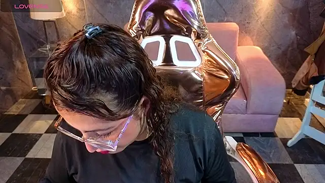  Evoni b online show from October 26, 2025, 7:47 pm