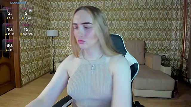 Vi Luxy online show from May 27, 2026, 1:57 am
