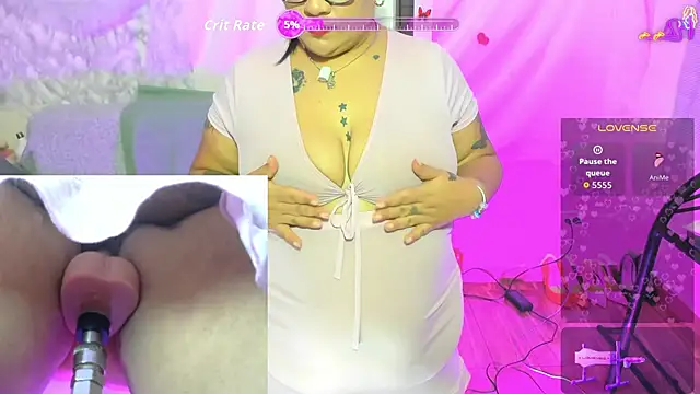 Snapshot of Clunita chatting on May 4, 2026, 3:15 pm Clunita online show from May 4, 2026, 3:15 pm