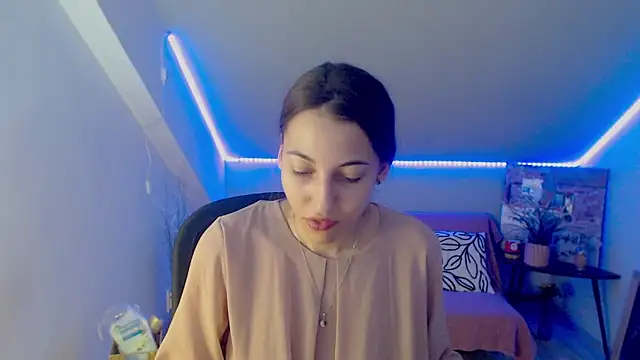 BonniePearson online show from September 30, 2025, 6:36 pm
