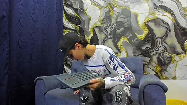 StraightBoy Nick online show from May 31, 2026, 5:02 am