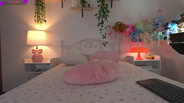 violeth     online show from April 21, 2026, 12:56 pm