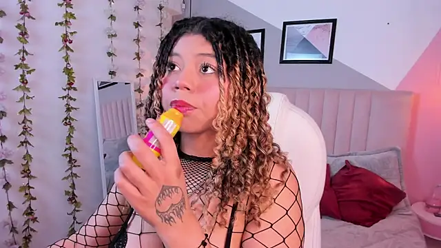 Baby  kitty  online show from November 10, 2025, 7:52 pm