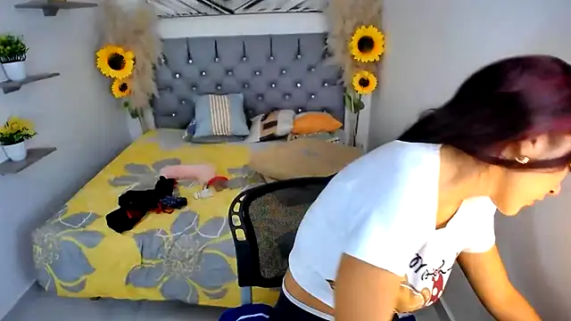 wild couple sex 69 online show from May 19, 2026, 1:40 pm