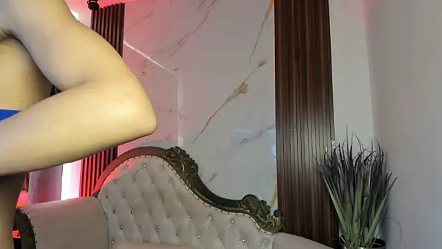 Snapshot of CoralieBronson chatting on November 6, 2025, 8:35 pm CoralieBronson online show from November 6, 2025, 8:35 pm