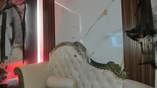 Snapshot of CoralieBronson chatting on October 24, 2025, 4:22 am CoralieBronson online show from October 24, 2025, 4:22 am