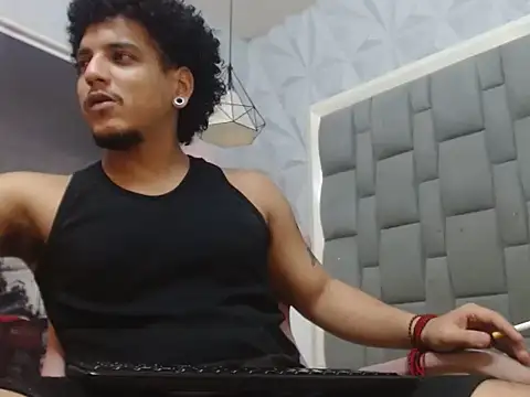 Xfire boy69 online show from February 16, 2026, 5:33 pm