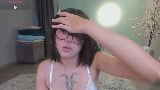 Snapshot of Blue_Sixx chatting on May 24, 2026, 1:33 pm Blue Sixx online show from May 24, 2026, 1:33 pm
