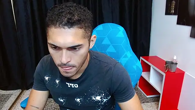 Snapshot of Derek_Storm_ chatting on December 22, 2025, 12:38 pm Derek Storm online show from December 22, 2025, 12:38 pm