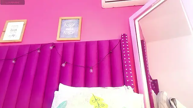 Snapshot of EbonyCoWorker chatting on February 23, 2026, 5:13 pm EbonyCoWorker online show from February 23, 2026, 5:13 pm