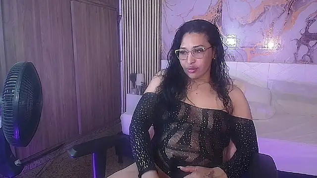 Snapshot of IvyShine7 chatting on May 4, 2026, 7:28 pm IvyShine7 online show from May 4, 2026, 7:28 pm
