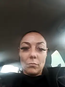 Snapshot of VIP82 chatting on February 17, 2026, 2:58 pm VIP82 online show from February 17, 2026, 2:58 pm