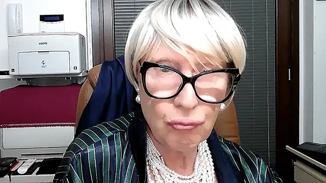 ROBY SWEETHOT online show from October 18, 2025, 10:12 pm