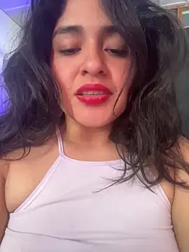 EmilyNoir1 online show from April 16, 2026, 8:20 pm