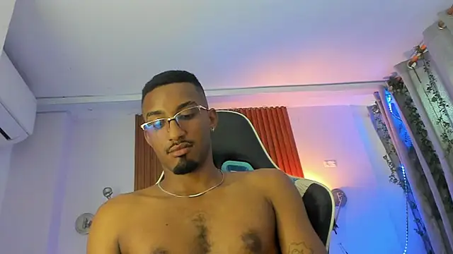 Snapshot of Darwin_mayo chatting on February 24, 2026, 5:25 pm Darwin mayo online show from February 24, 2026, 5:25 pm