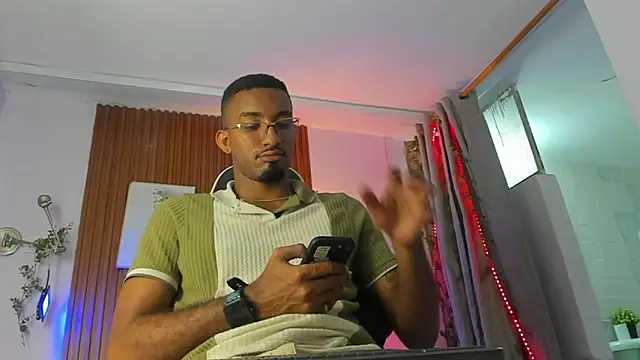 Snapshot of Darwin_mayo chatting on February 20, 2026, 5:37 pm Darwin mayo online show from February 20, 2026, 5:37 pm