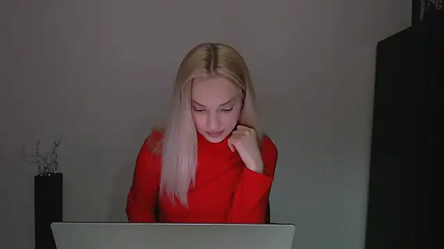 Snapshot of Lia_noo_regrets chatting on April 16, 2026, 5:25 pm Lia noo regrets online show from April 16, 2026, 5:25 pm