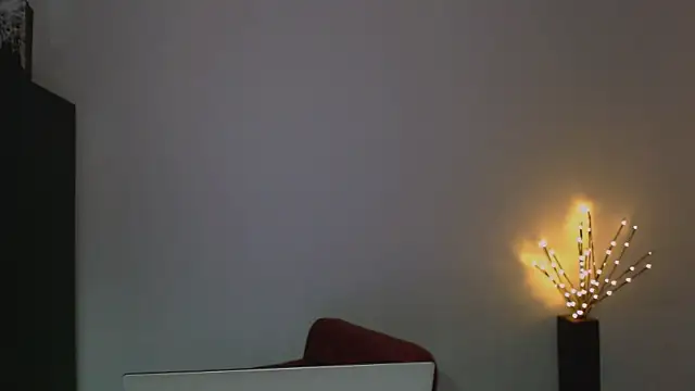 Snapshot of Lia_noo_regrets chatting on April 21, 2026, 5:41 pm Lia noo regrets online show from April 21, 2026, 5:41 pm