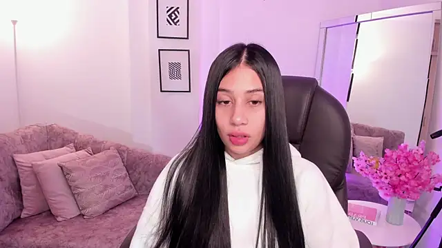 Snapshot of miranda_crawfor chatting on November 6, 2025, 11:47 am miranda crawfor online show from November 6, 2025, 11:47 am