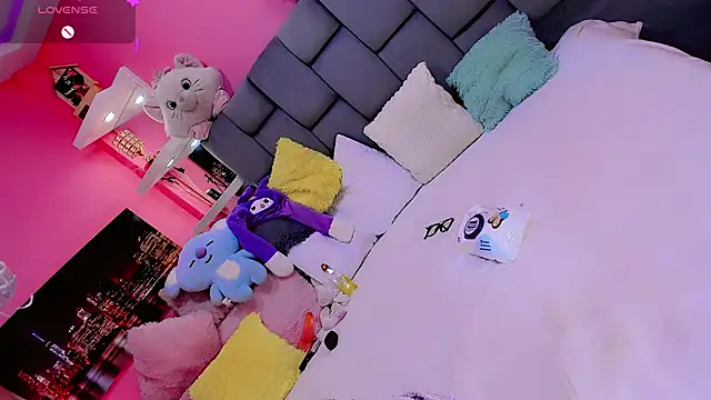 ShantyMillan online show from October 14, 2025, 1:23 pm