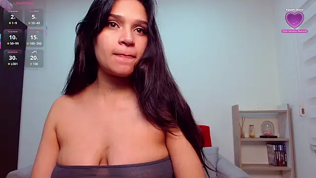 Snapshot of Roxxi_2110 chatting on October 3, 2025, 3:20 am Roxxi 2110 online show from October 3, 2025, 3:20 am