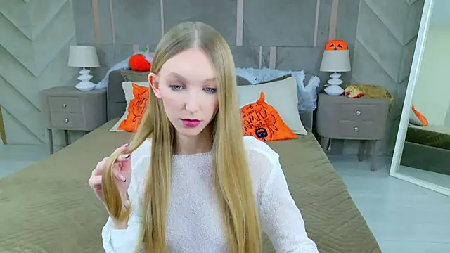 KellyBradford online show from October 28, 2025, 6:01 am