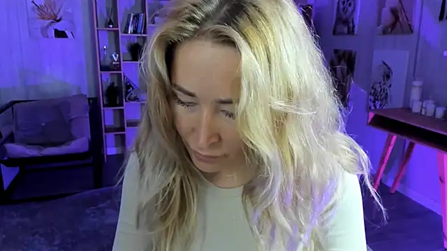 AstraMonroe online show from October 22, 2025, 12:48 pm