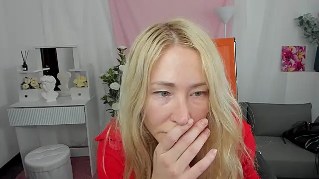 AstraMonroe online show from April 19, 2026, 7:20 am