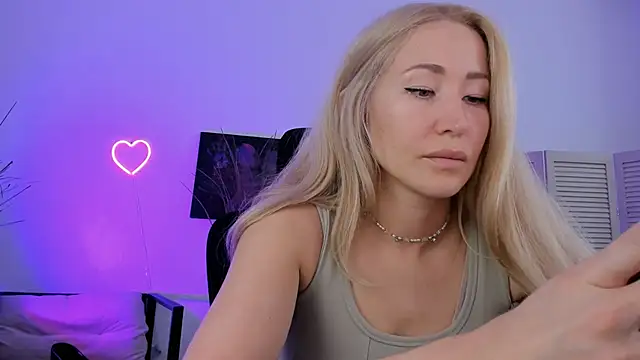 AstraMonroe online show from March 30, 2026, 10:39 am