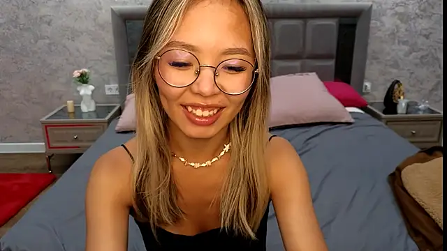 ViolaDaviss online show from October 6, 2025, 12:23 am