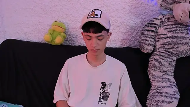 thiago kinghot online show from September 24, 2025, 3:40 pm
