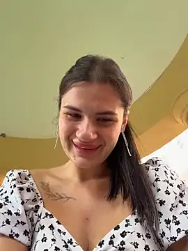 Snapshot of MiraReach chatting on February 18, 2026, 2:09 am MiraReach online show from February 18, 2026, 2:09 am