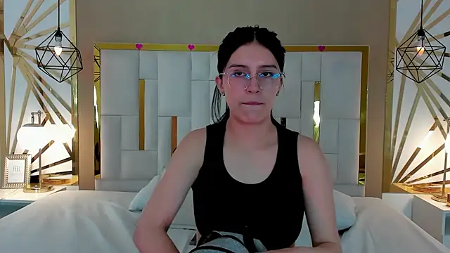 Snapshot of maddy_jaclsonw chatting on October 18, 2025, 11:51 pm maddy jaclsonw online show from October 18, 2025, 11:51 pm