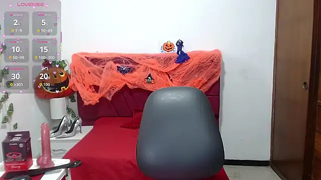 Snapshot of Julieta_curvy69 chatting on October 8, 2025, 12:17 pm Julieta curvy69 online show from October 8, 2025, 12:17 pm