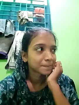 Hotty-couple063 online show from October 19, 2025, 10:18 am