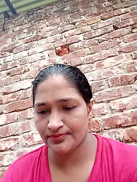 Hotty-couple063 online show from November 1, 2025, 6:08 am