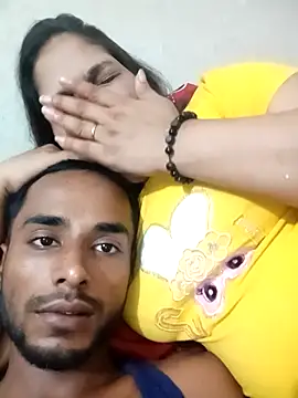 Hotty-couple063 online show from September 9, 2025, 8:46 am