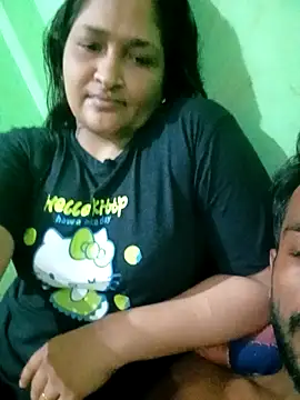 Hotty-couple063 online show from September 25, 2025, 5:41 pm