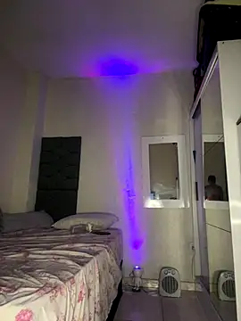 DiamanteNegro- online show from November 11, 2025, 10:04 pm