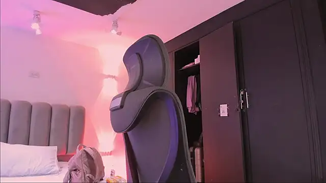 Snapshot of AlliceLover chatting on November 15, 2025, 11:58 am AlliceLover online show from November 15, 2025, 11:58 am