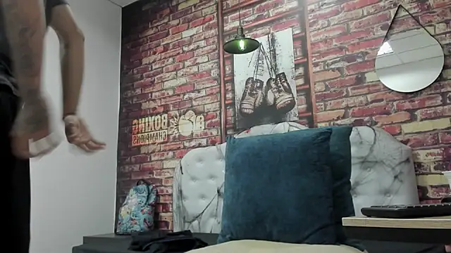 Snapshot of Ian1_ chatting on November 1, 2025, 12:32 pm Ian1  online show from November 1, 2025, 12:32 pm