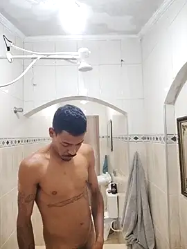 lacoste12 online show from November 5, 2025, 11:52 pm