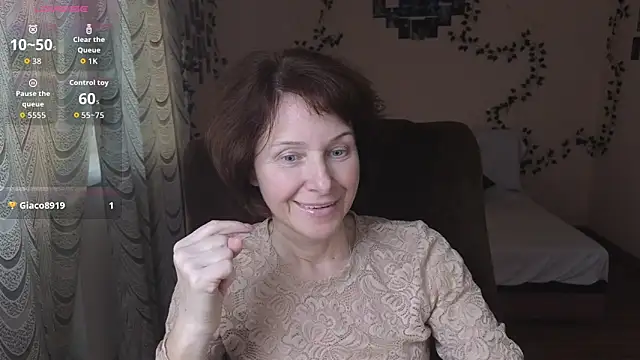 Snapshot of Lia_Tito chatting on November 3, 2025, 12:42 pm Lia Tito online show from November 3, 2025, 12:42 pm