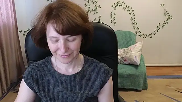 Snapshot of Lia_Tito chatting on May 25, 2026, 1:32 pm Lia Tito online show from May 25, 2026, 1:32 pm