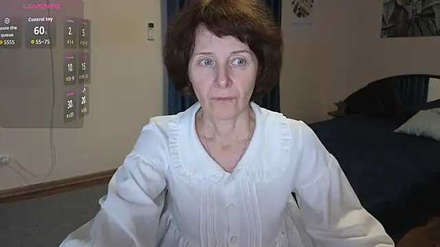 Snapshot of Lia_Tito chatting on October 27, 2025, 1:01 pm Lia Tito online show from October 27, 2025, 1:01 pm