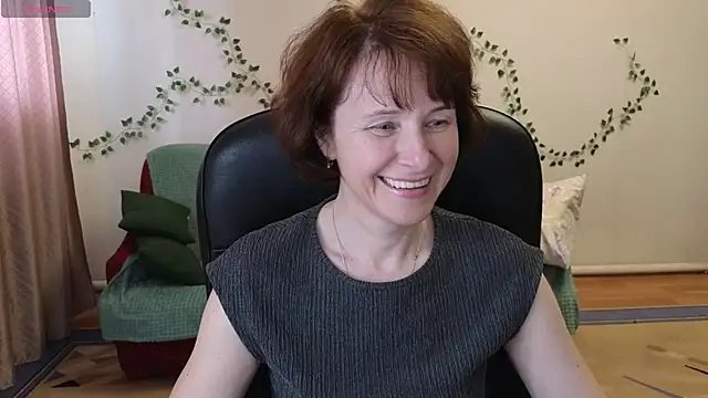 Snapshot of Lia_Tito chatting on April 28, 2026, 1:15 pm Lia Tito online show from April 28, 2026, 1:15 pm