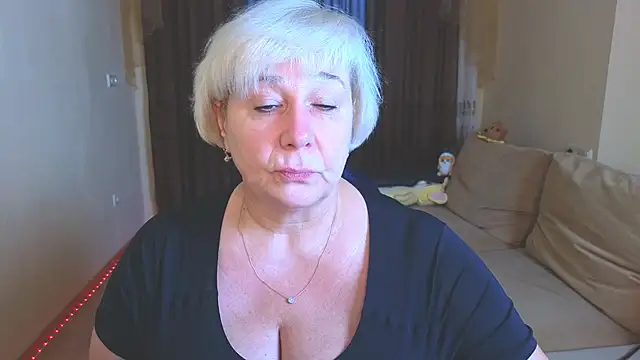 Snapshot of Milana_Milky chatting on November 11, 2025, 5:02 am Milana Milky online show from November 11, 2025, 5:02 am