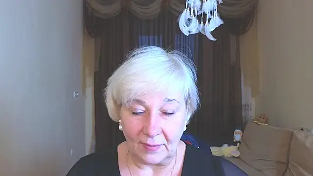 Snapshot of Milana_Milky chatting on November 17, 2025, 5:00 am Milana Milky online show from November 17, 2025, 5:00 am